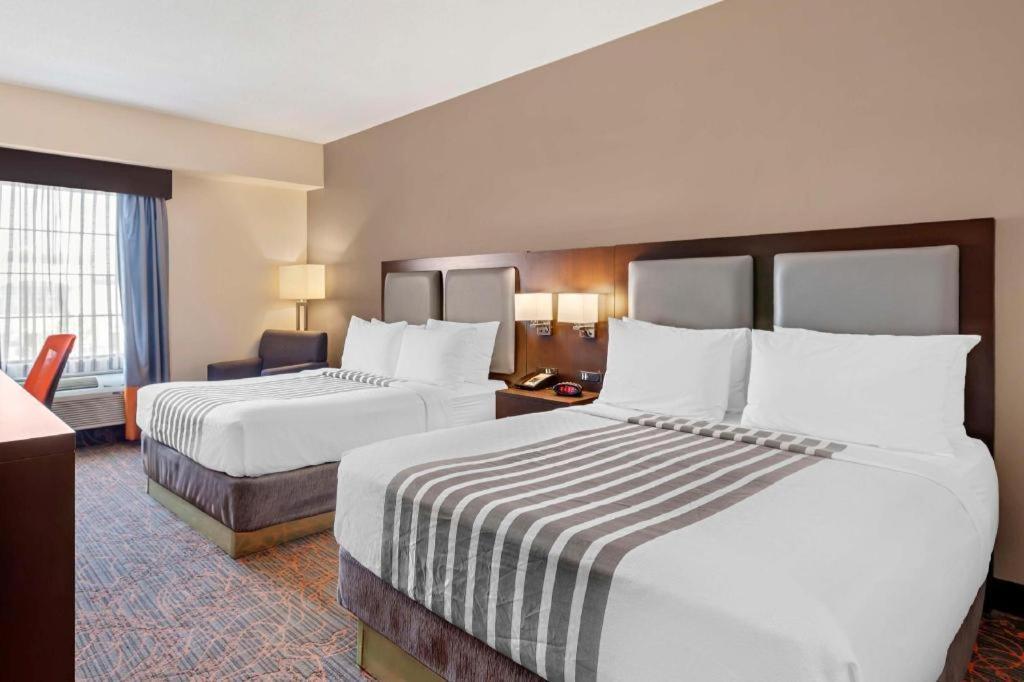 Best Western Plus Executive Inn Toronto Esterno foto
