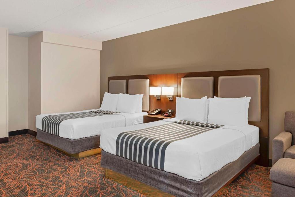 Best Western Plus Executive Inn Toronto Esterno foto