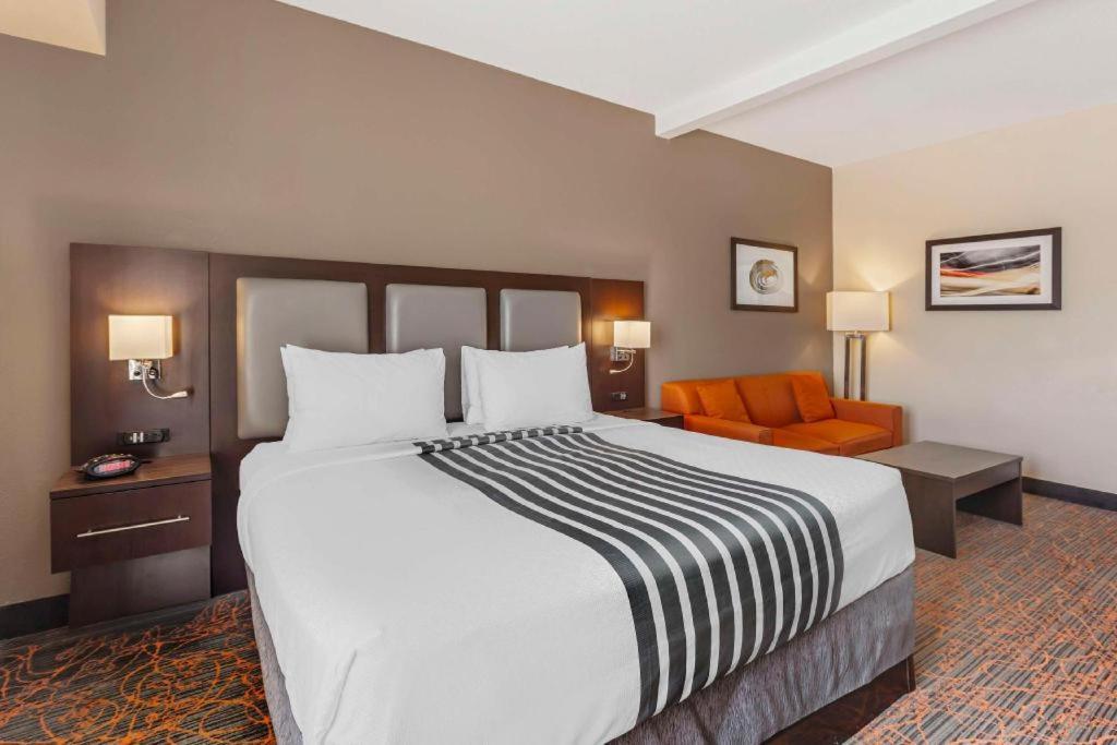 Best Western Plus Executive Inn Toronto Esterno foto