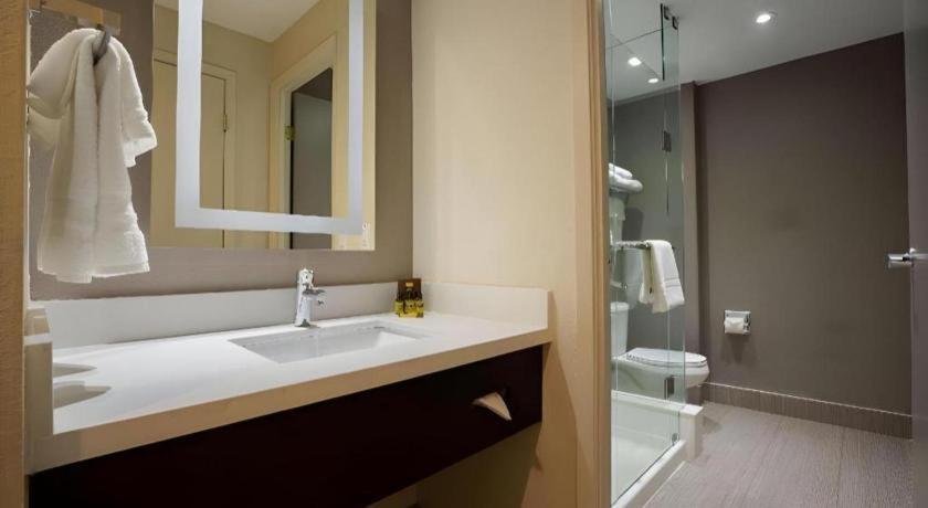 Best Western Plus Executive Inn Toronto Esterno foto