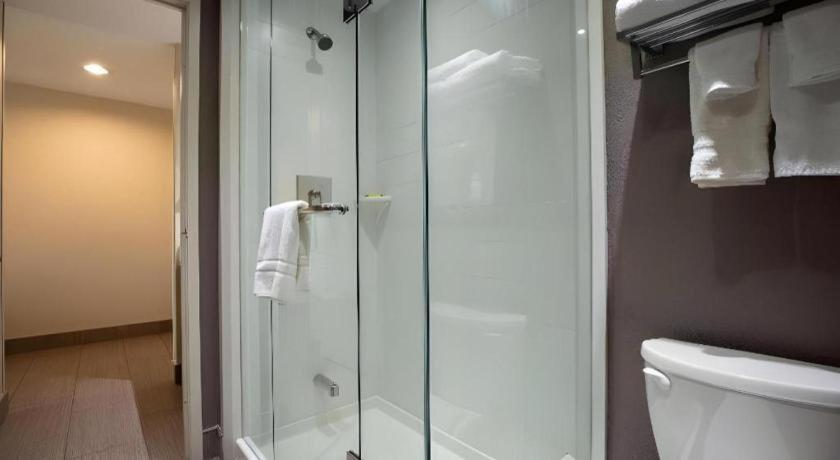 Best Western Plus Executive Inn Toronto Esterno foto